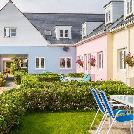 Ellingham Self-Catering Cottages Saint Peter Port Екстериор снимка