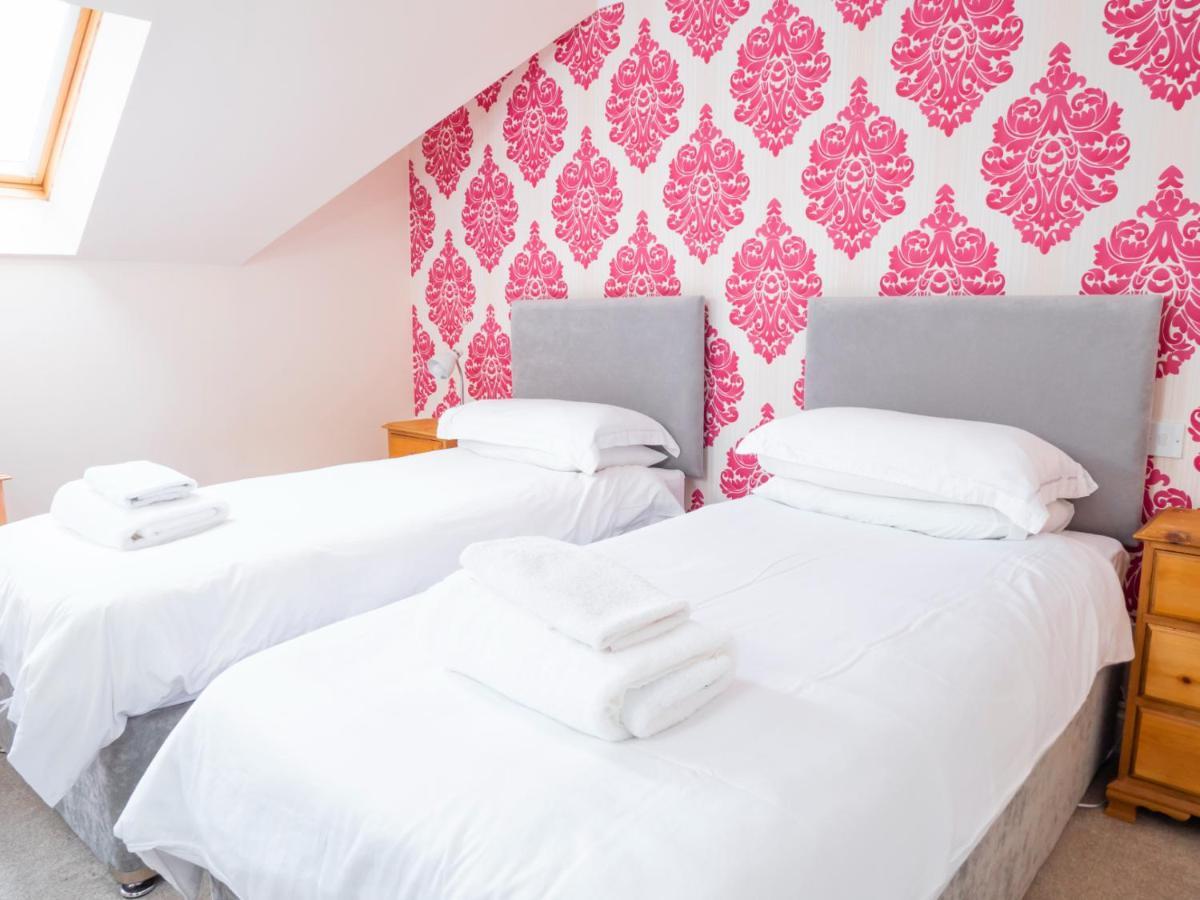 Ellingham Self-Catering Cottages Saint Peter Port Екстериор снимка