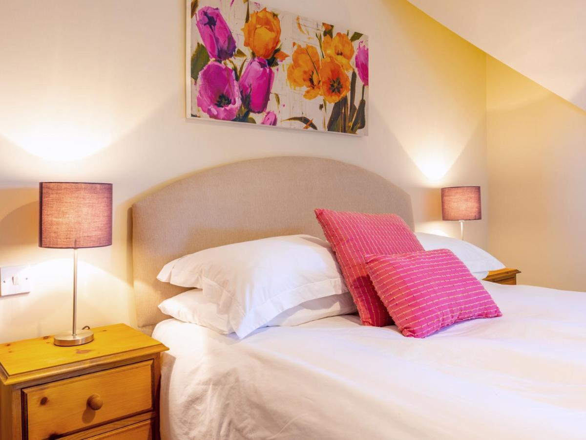 Ellingham Self-Catering Cottages Saint Peter Port Екстериор снимка