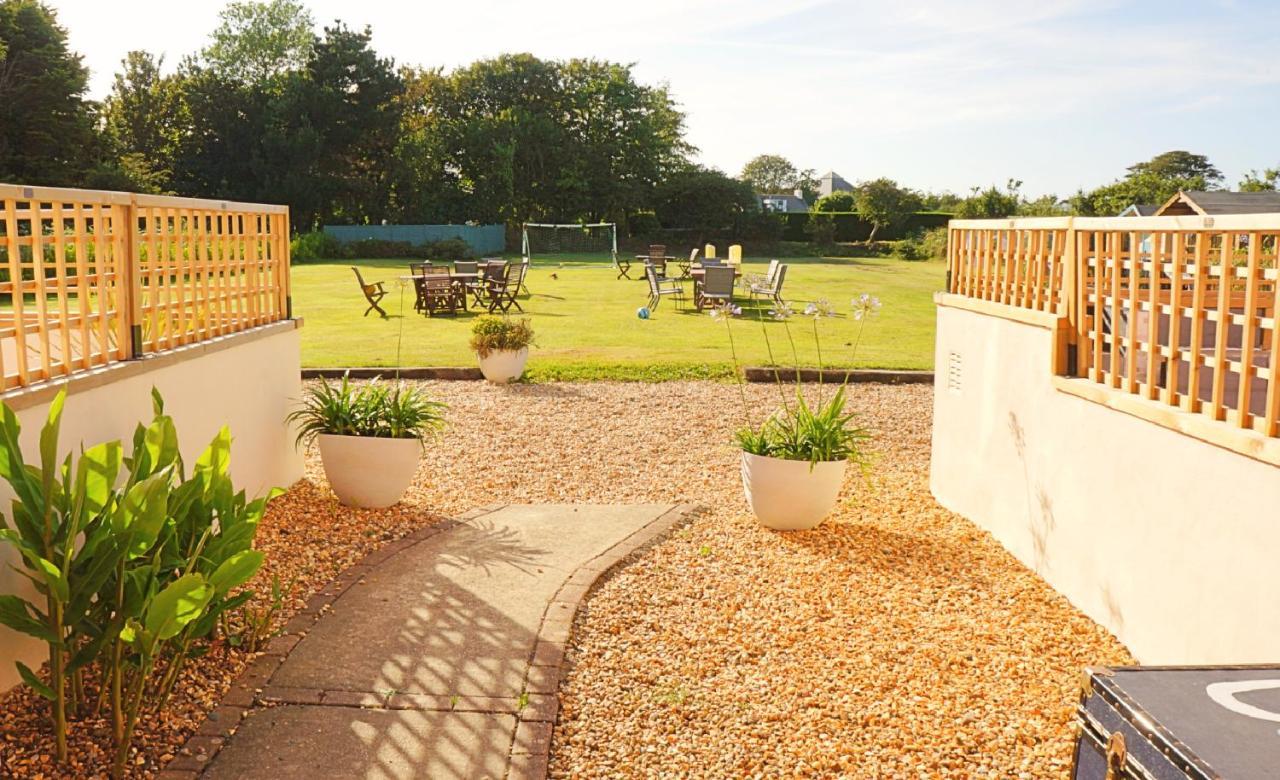 Ellingham Self-Catering Cottages Saint Peter Port Екстериор снимка