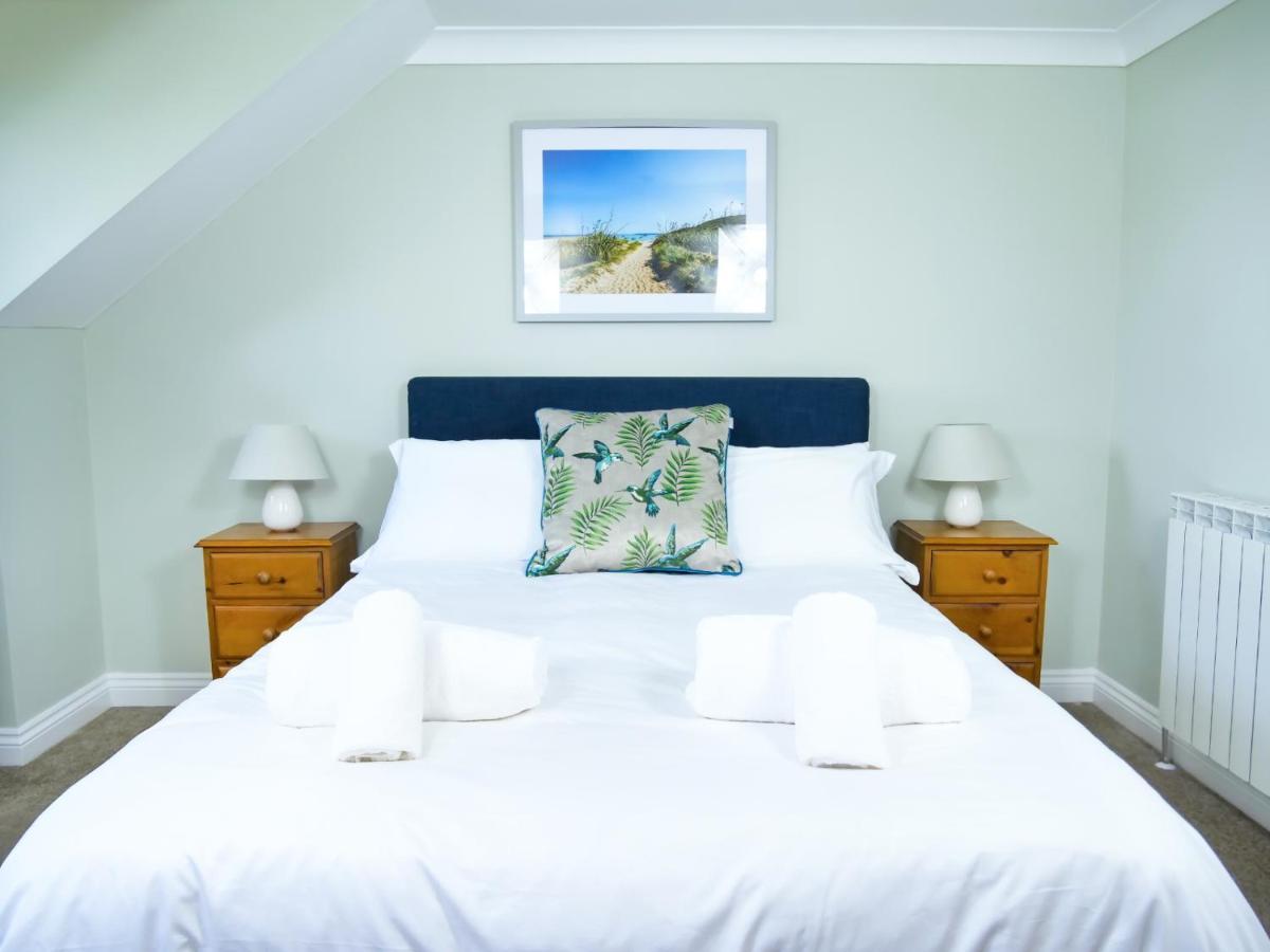 Ellingham Self-Catering Cottages Saint Peter Port Екстериор снимка
