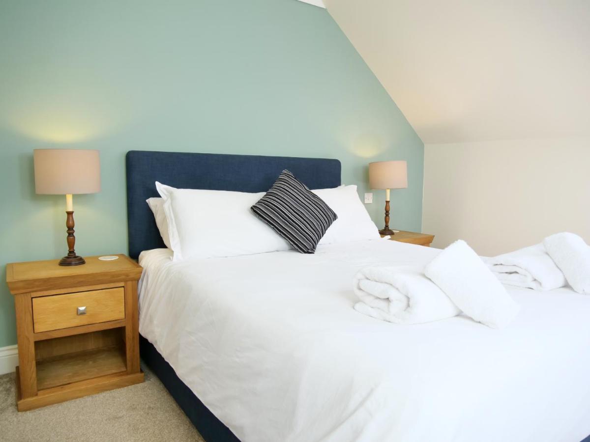 Ellingham Self-Catering Cottages Saint Peter Port Екстериор снимка