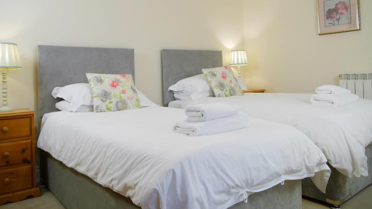 Ellingham Self-Catering Cottages Saint Peter Port Екстериор снимка