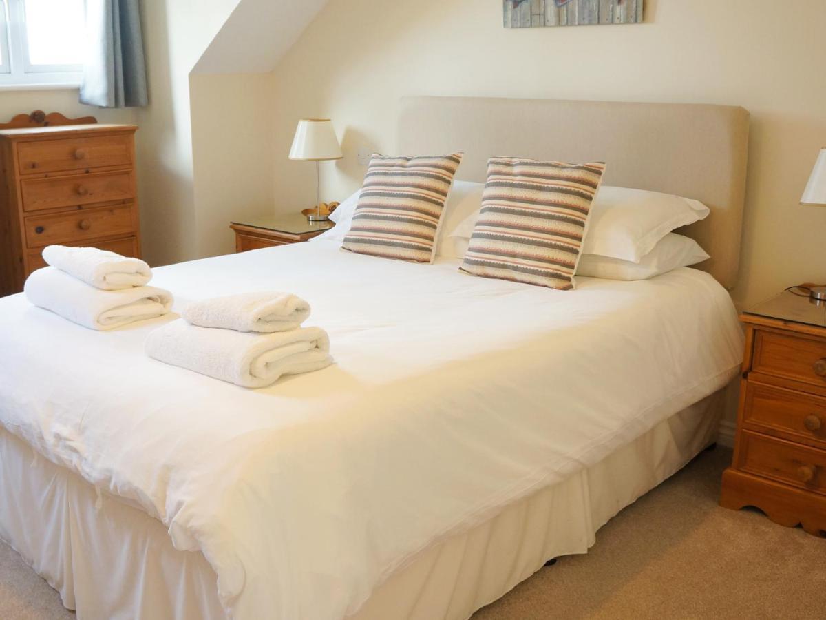 Ellingham Self-Catering Cottages Saint Peter Port Екстериор снимка