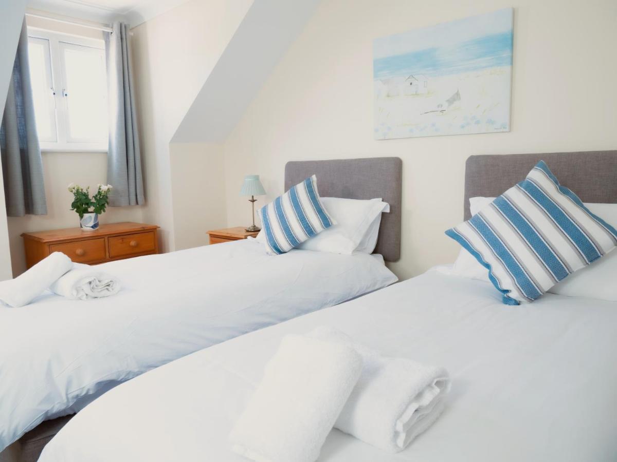 Ellingham Self-Catering Cottages Saint Peter Port Екстериор снимка