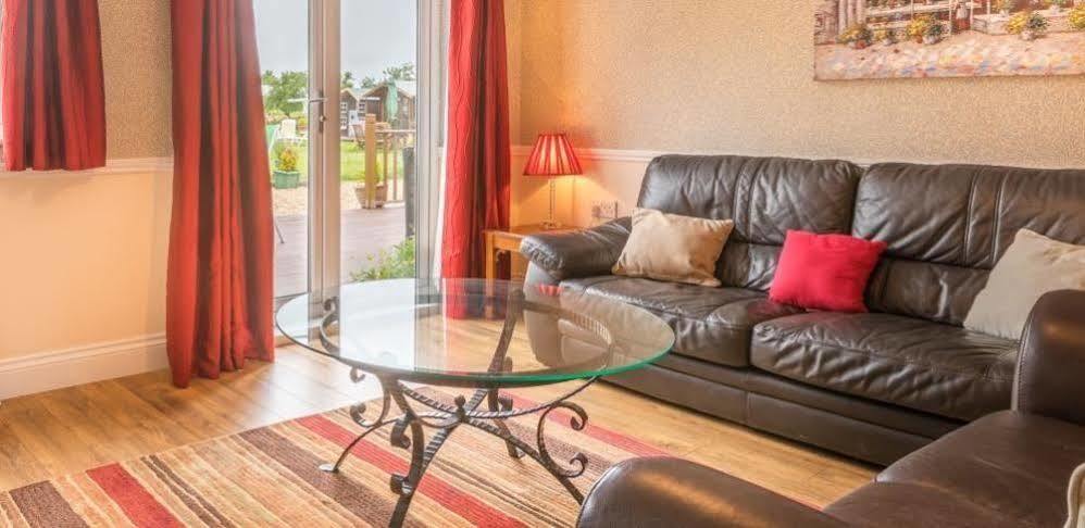 Ellingham Self-Catering Cottages Saint Peter Port Екстериор снимка