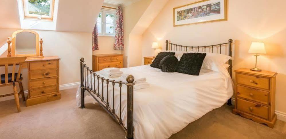 Ellingham Self-Catering Cottages Saint Peter Port Екстериор снимка